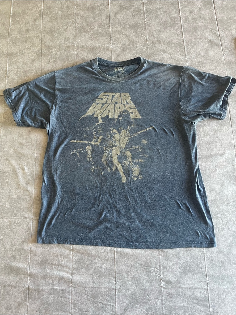 Star Wars Vintage-Style Graphic Tee - Black